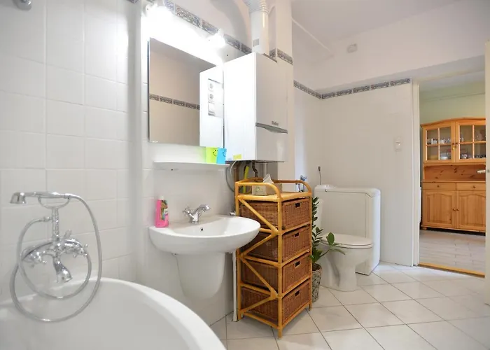 Mi12 アパート エゲル